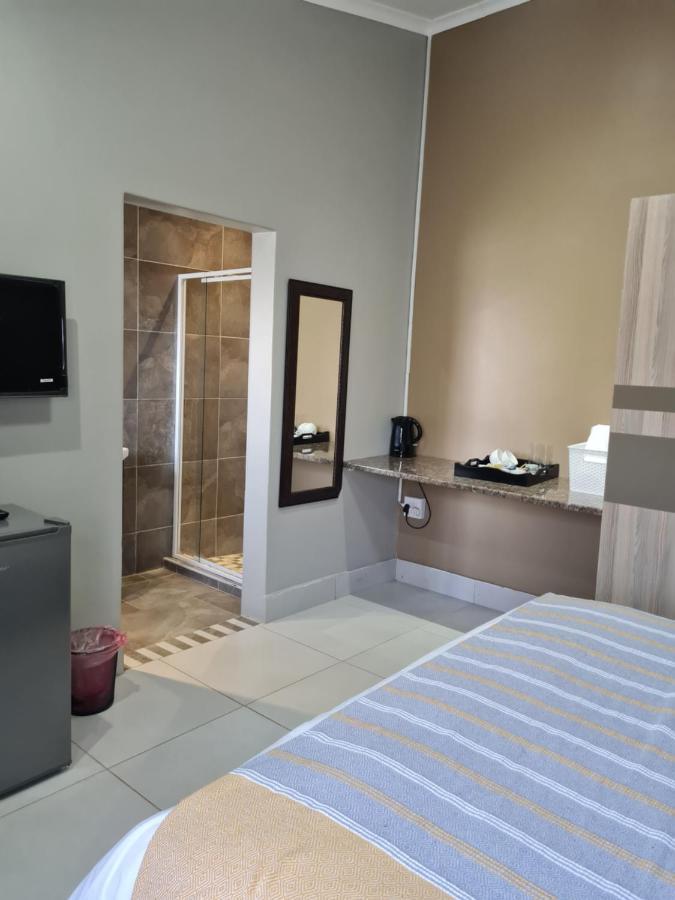 Village Kulture - Guest House Rustenburg Luaran gambar