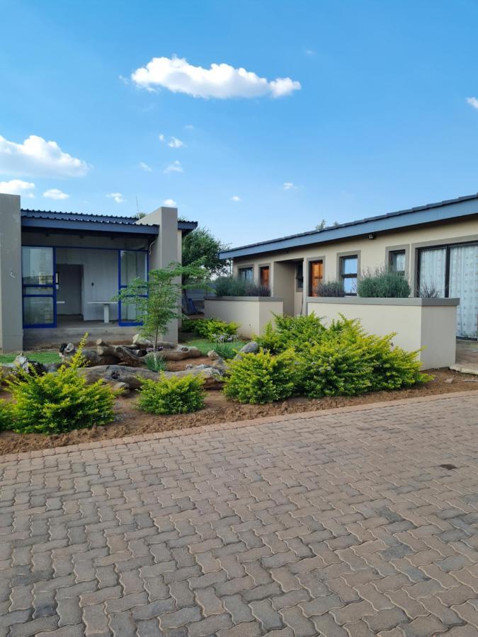 Village Kulture - Guest House Rustenburg Luaran gambar