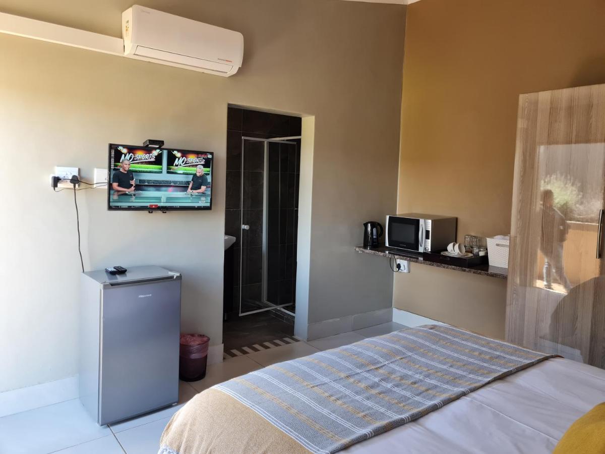 Village Kulture - Guest House Rustenburg Luaran gambar
