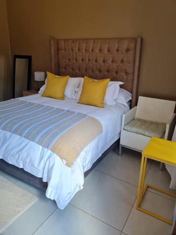 Village Kulture - Guest House Rustenburg Luaran gambar