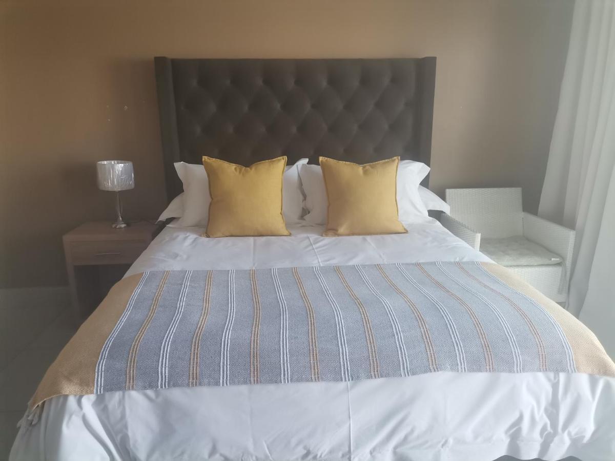 Village Kulture - Guest House Rustenburg Luaran gambar
